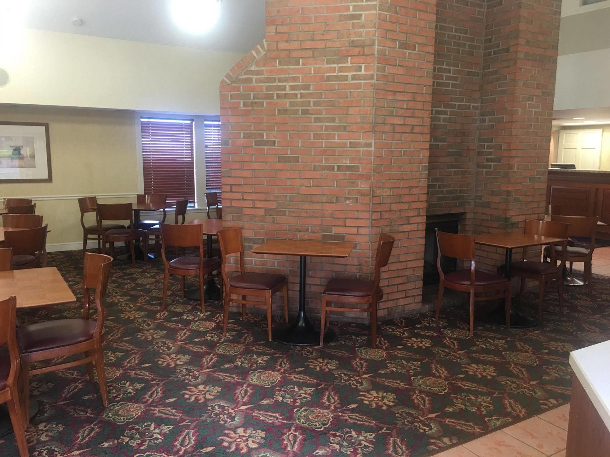 Fairbridge Inn & Suites - Akron Copley Township - West Exterior foto